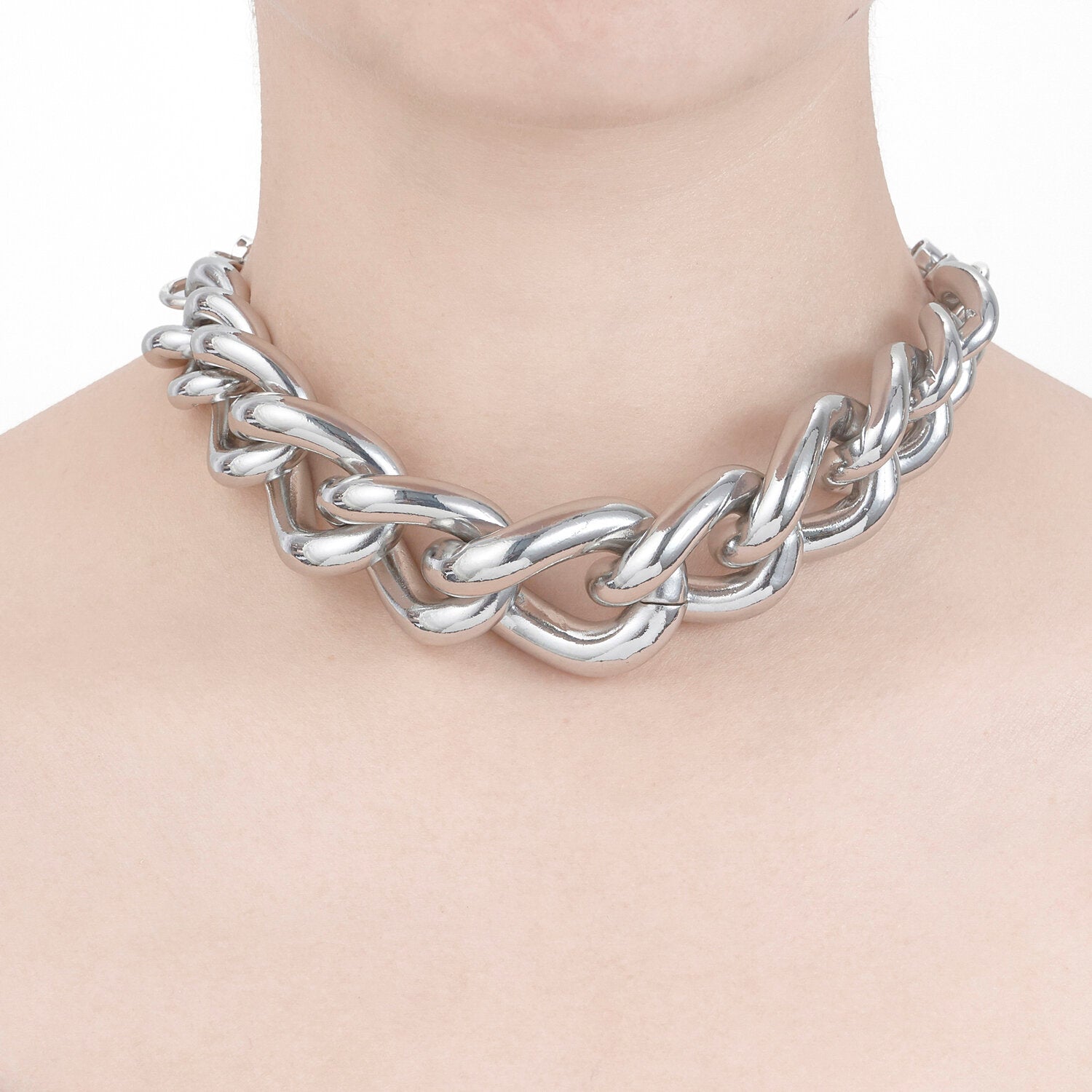 CHUNKY HEART CHOKER NECKLACE