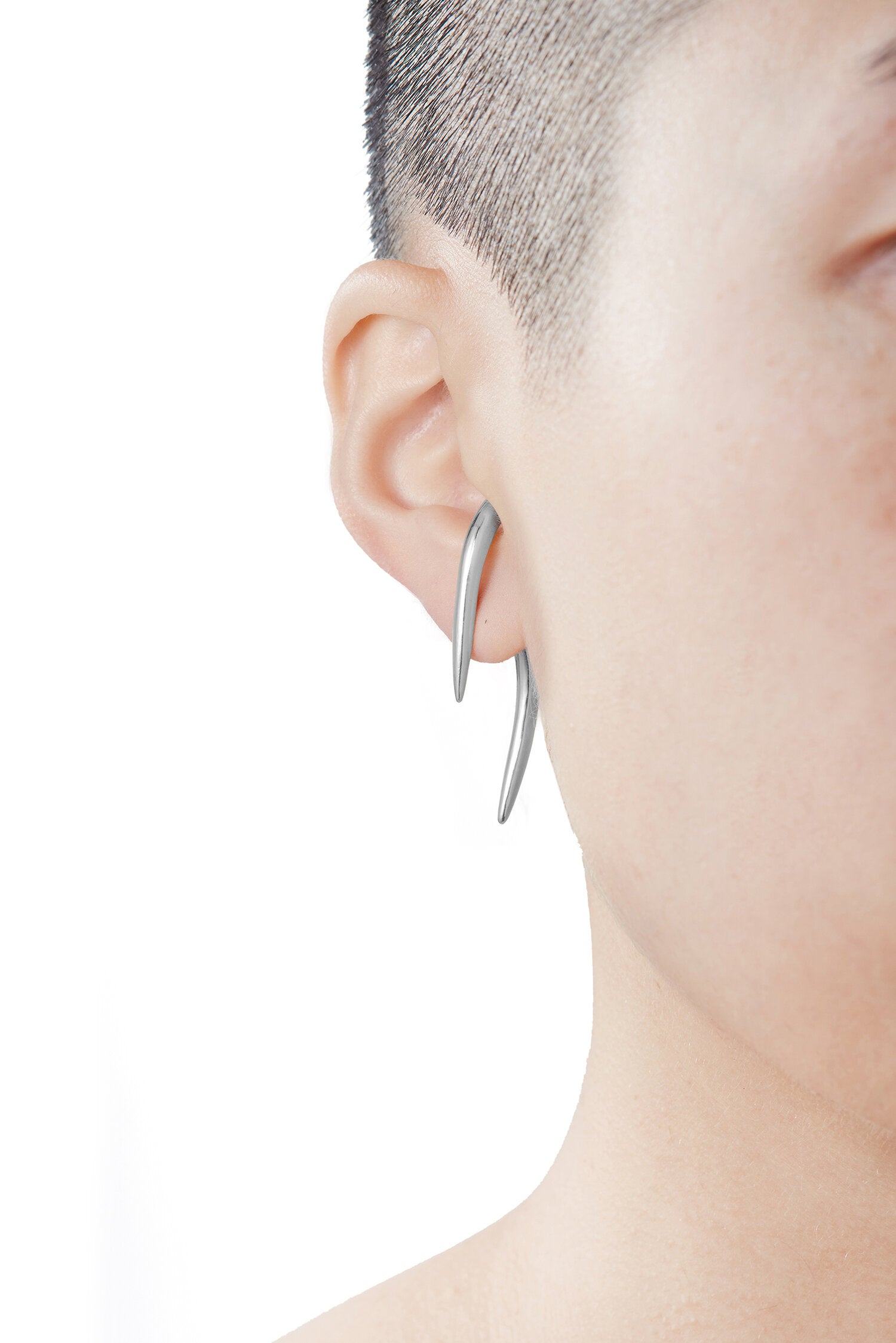 SHORT SPIKY-H SINGLE EARRING
