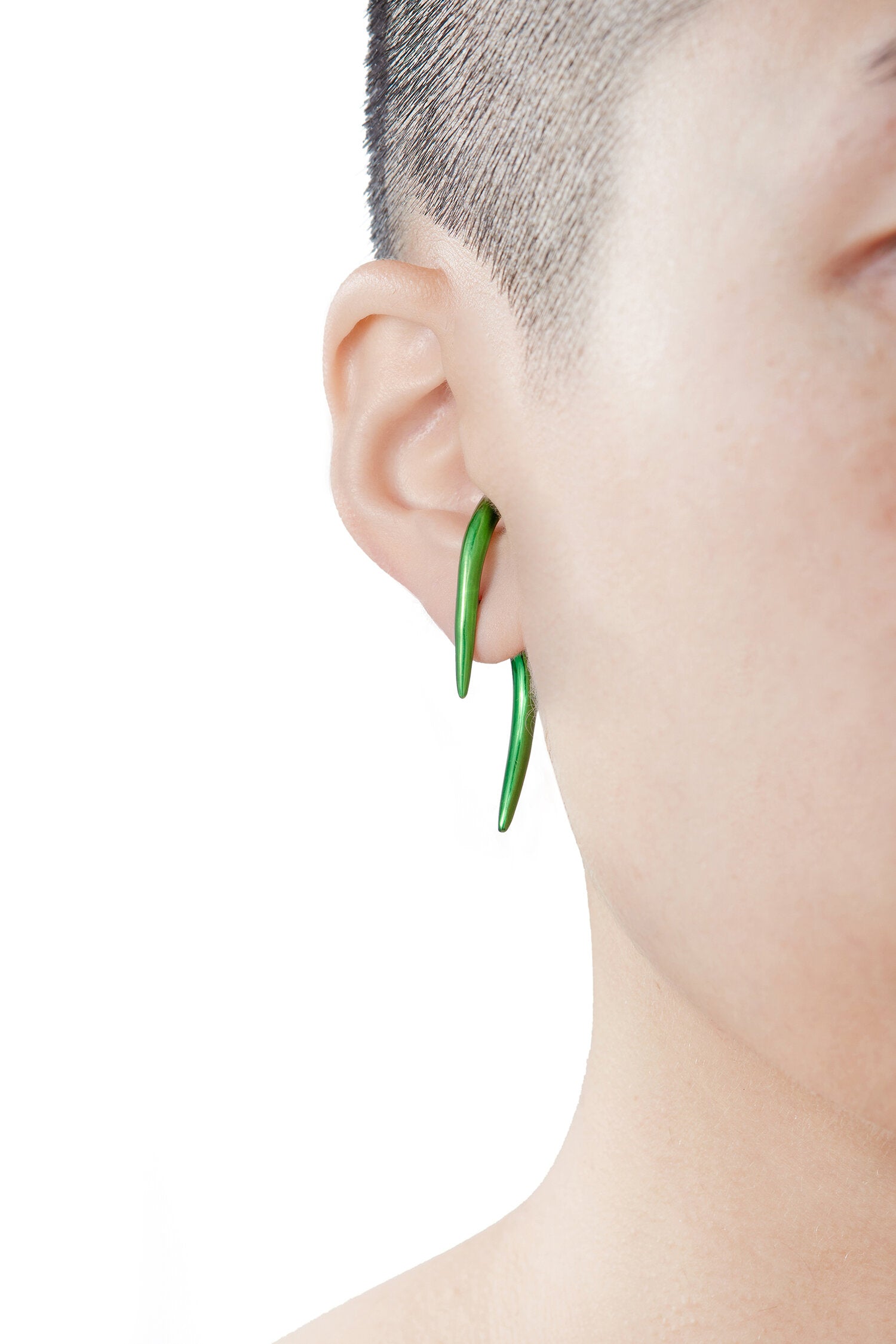 SHORT SPIKY-H SINGLE EARRING