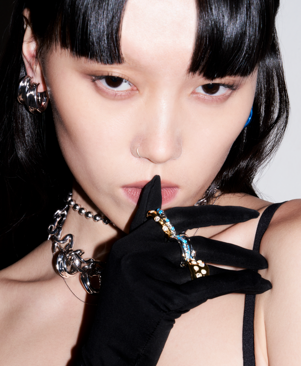 THREE-LAYER CLAW RING WITH CRYSTALS