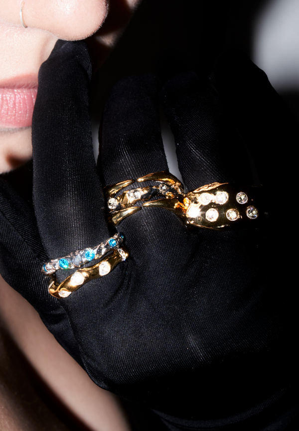 THREE-LAYER CLAW RING WITH CRYSTALS