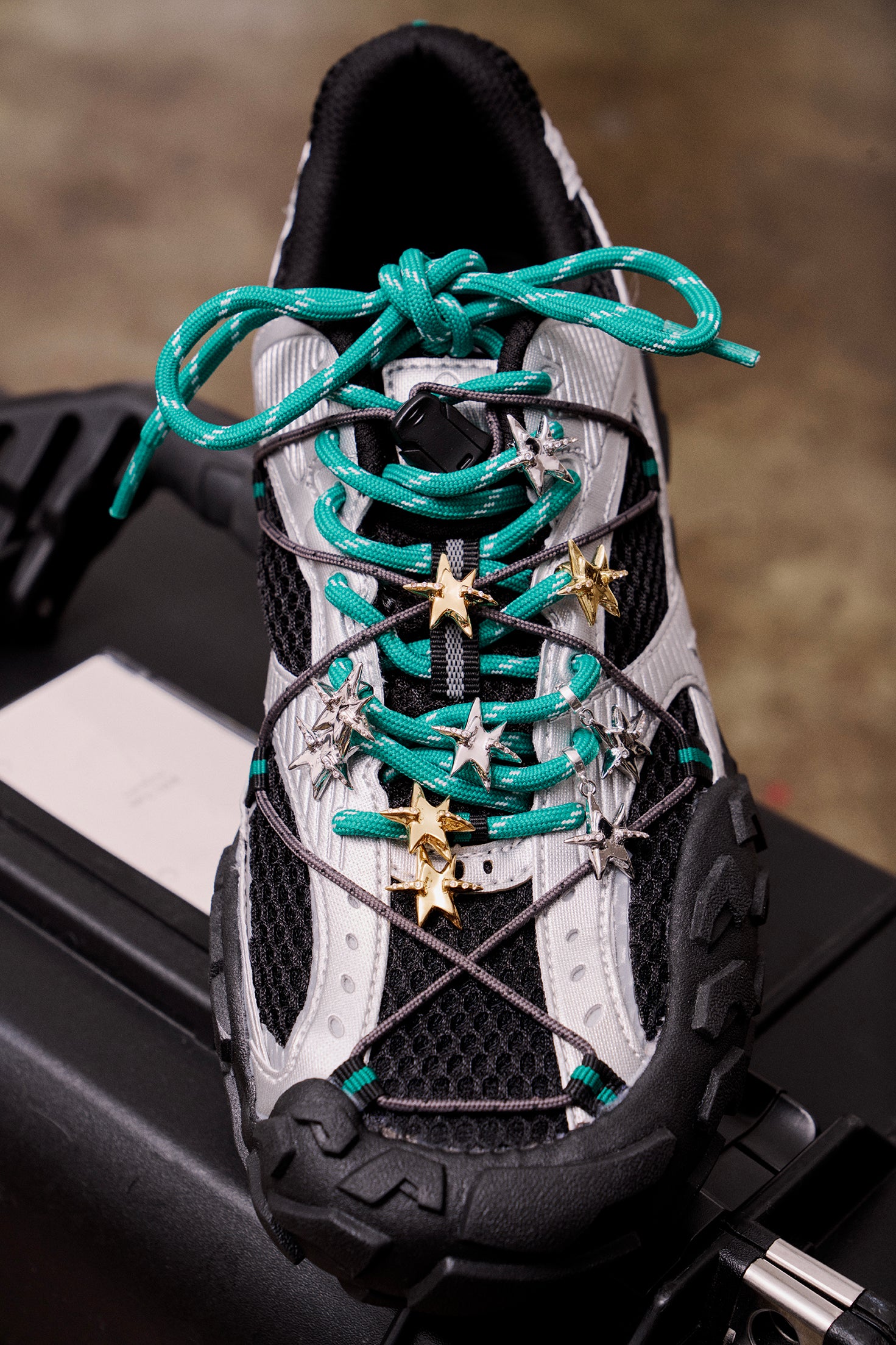 TWIN STAR PENDANT